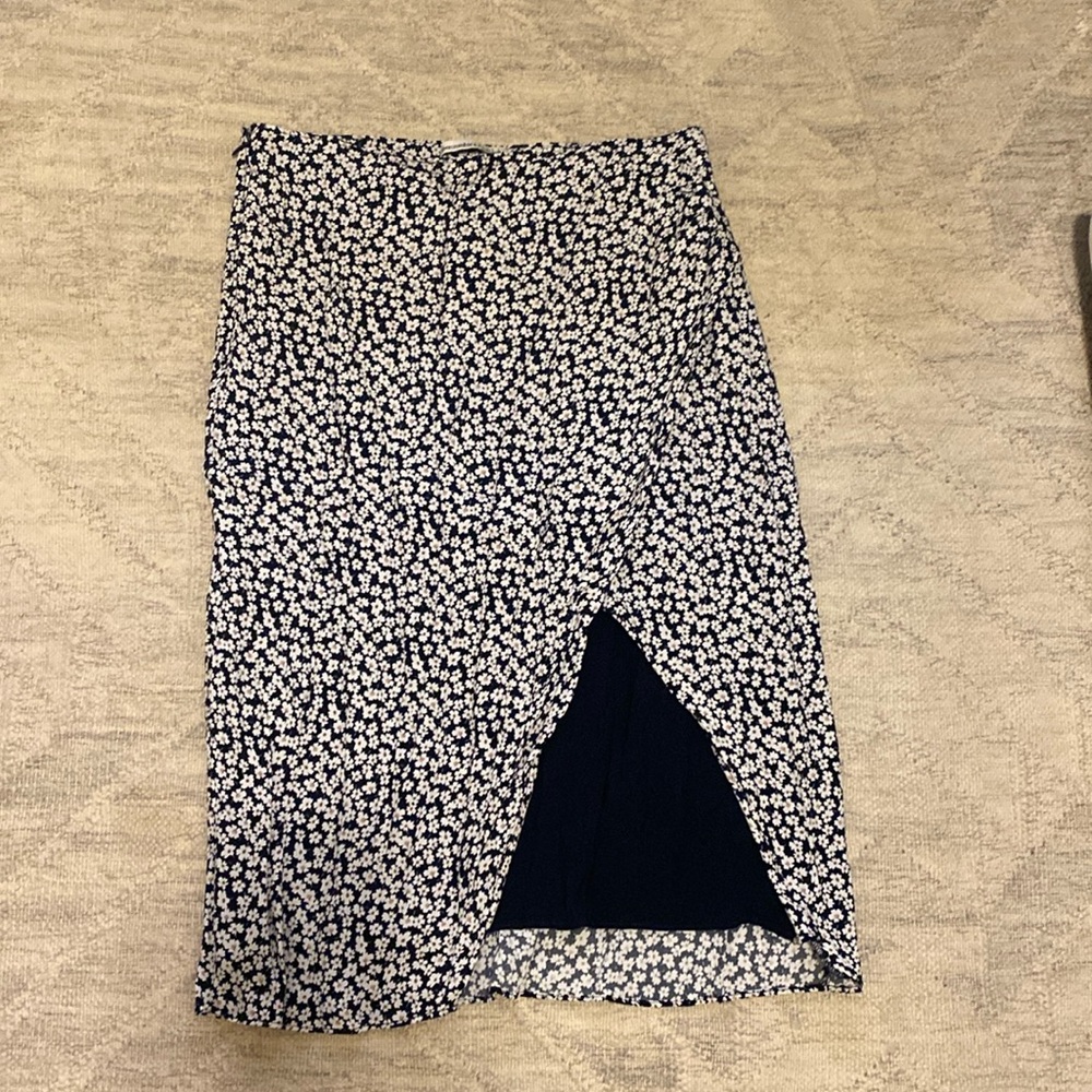 flower print Abercrombie and Fitch Midi skirt. Size L